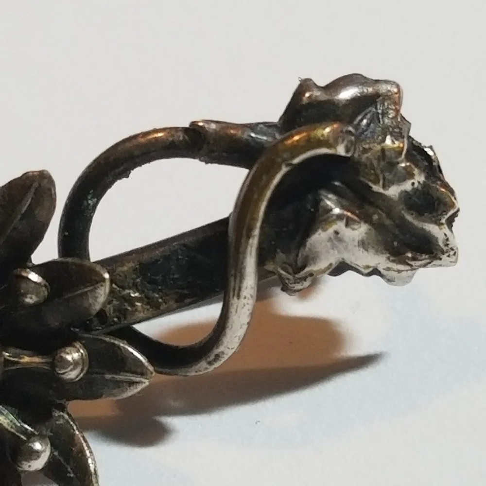 Vintage Art Nouveau flower brooch silver tone pin
